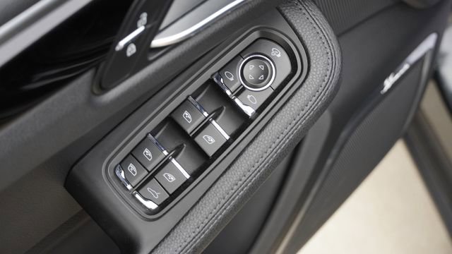 Used 2023 Porsche Macan image 22