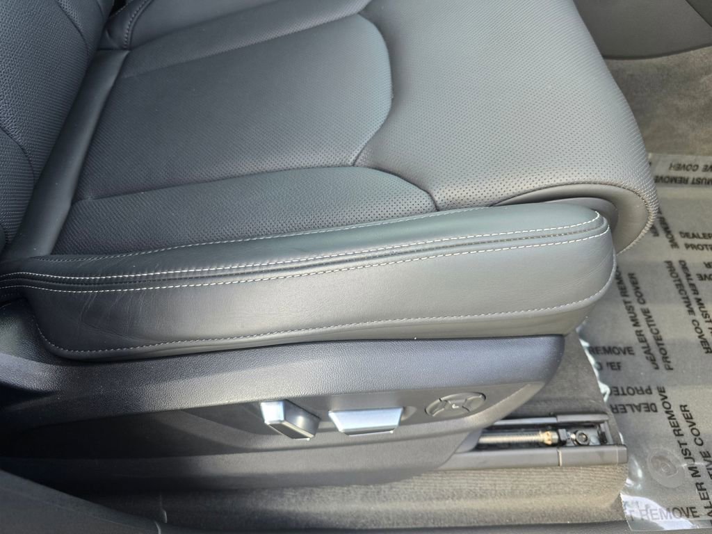 Used 2025 Audi Q8 Prestige w/ Prestige Package image 22