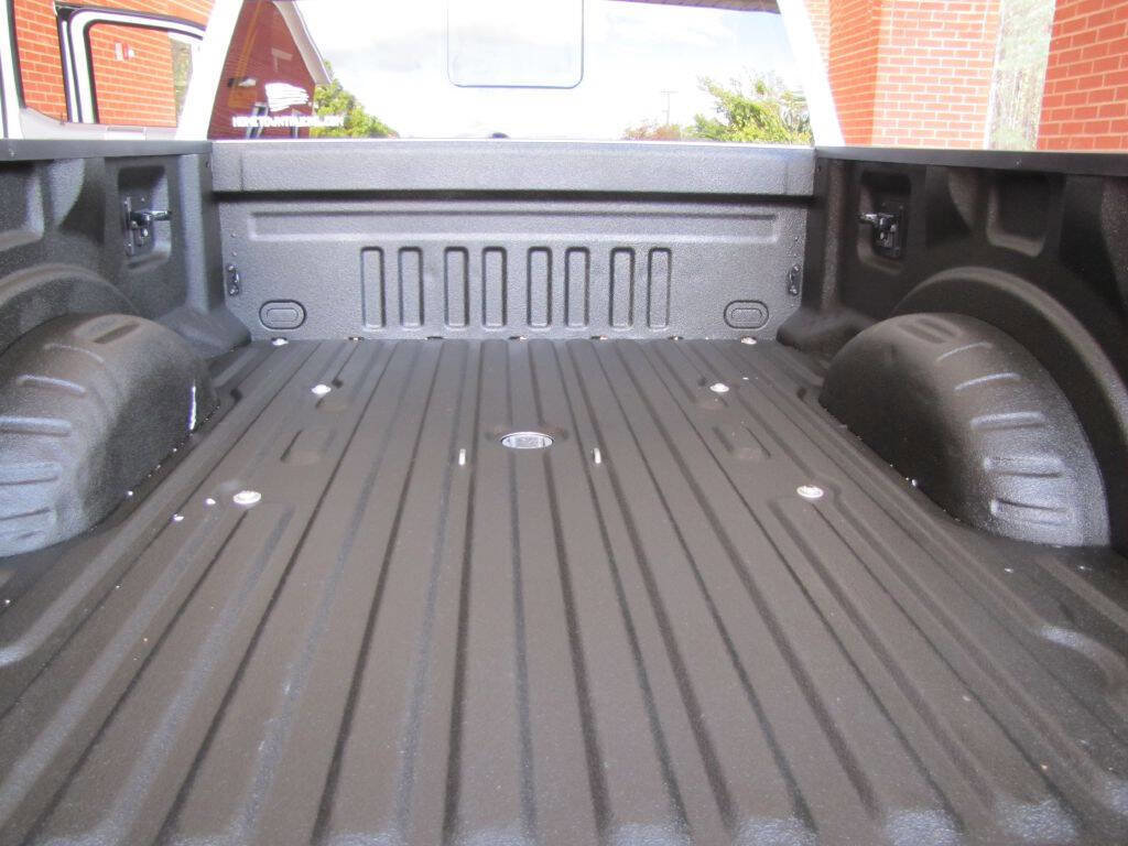 Used 2022 Ford F250 XLT w/ Black Appearance Package image 31