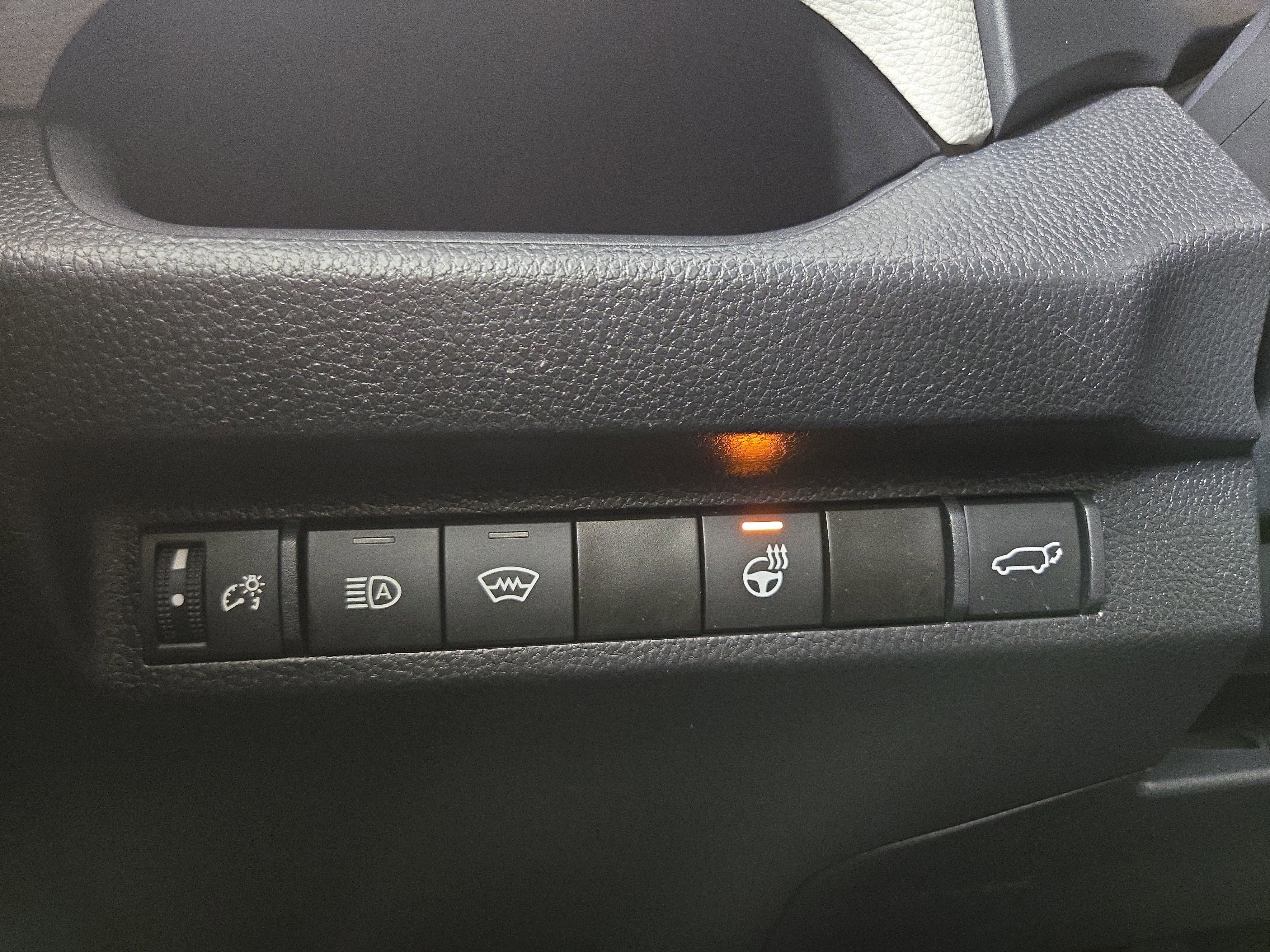 Used 2024 Toyota RAV4 XLE Premium image 25