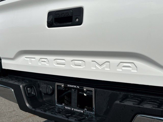 Certified 2023 Toyota Tacoma TRD Off-Road AWD/4WD image 15