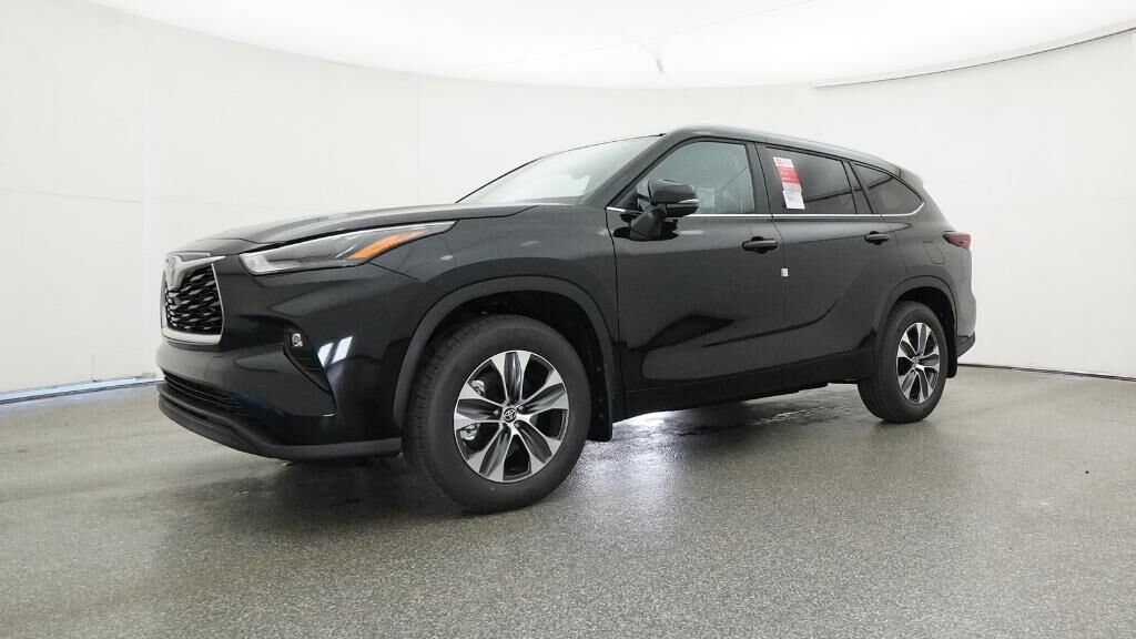 New 2026 Toyota Highlander XLE image 17