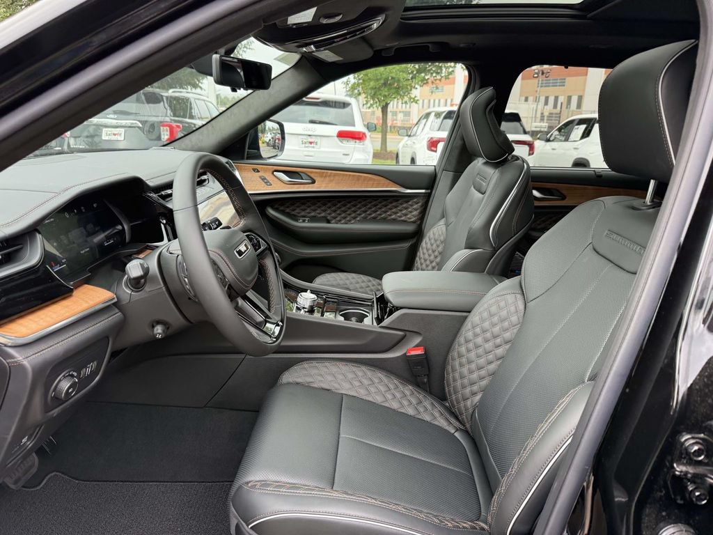 New 2026 Jeep Grand Cherokee L Summit w/ Obsidian Package AWD/4WD image 14