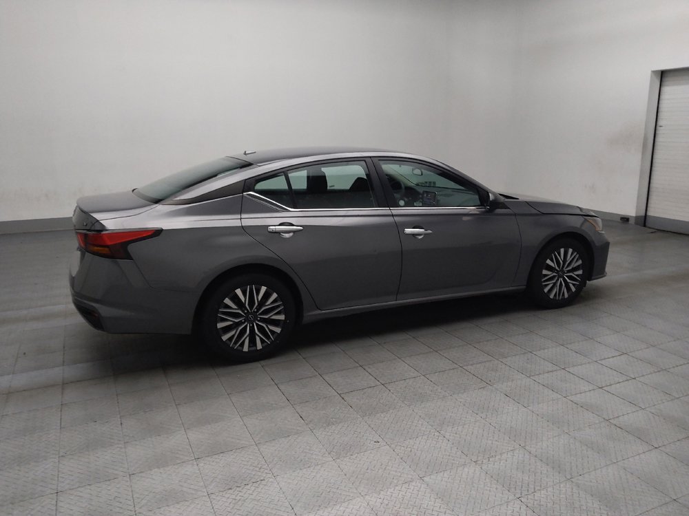 Used 2024 Nissan Altima 2.5 SV image 10