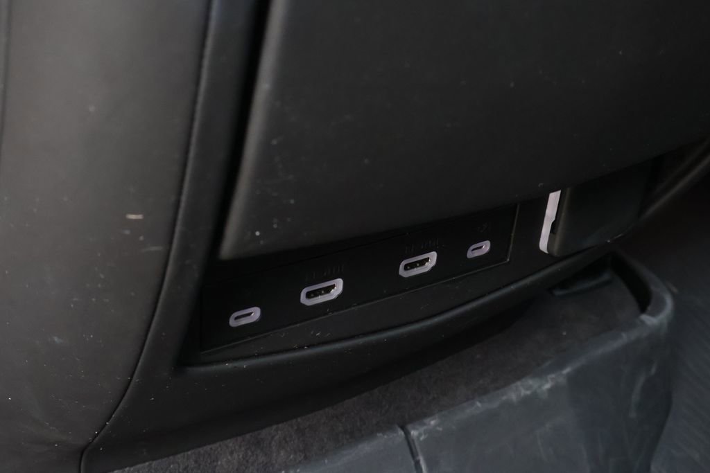 Used 2023 Cadillac Escalade Sport Platinum w/ LPO, ONYX Package image 55