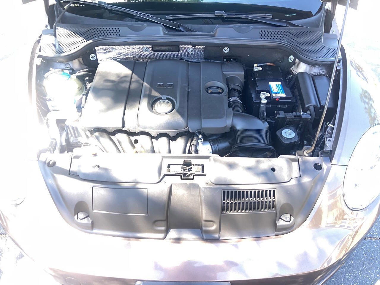 Used 2012 Volkswagen Beetle 2.5 image 11