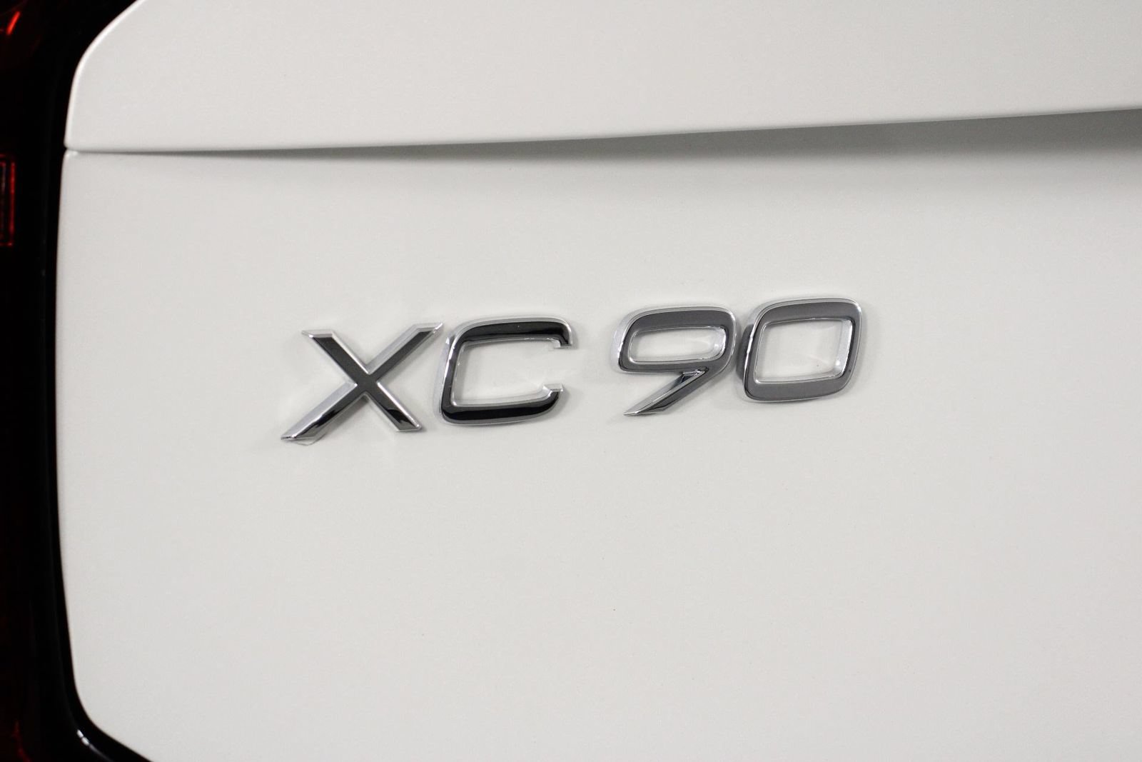 Certified 2026 Volvo XC90 B6 Plus w/ Protection Package Premier AWD/4WD image 19