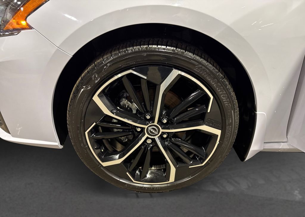 Used 2025 Nissan Altima 2.5 SR image 12