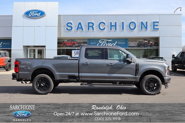New 2026 Ford F250 Lariat w/ Black Appearance Package