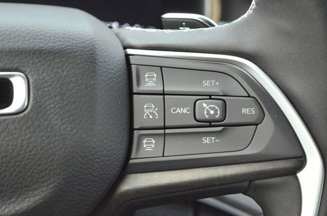 New 2025 Jeep Grand Cherokee Limited image 18