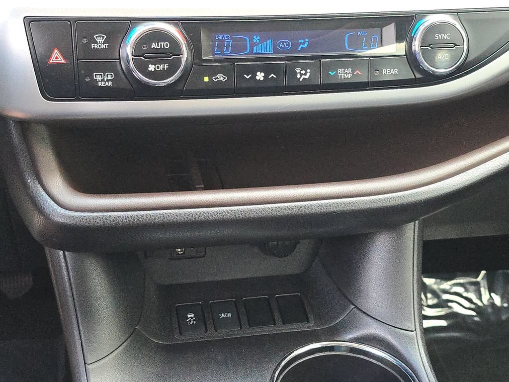 Used 2016 Toyota Highlander Limited w/ Preferred Accessory Package FWD image 31