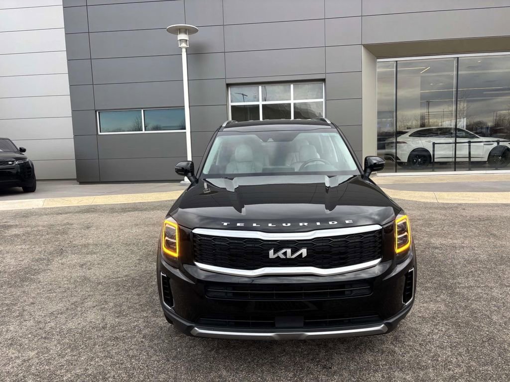 Used 2022 Kia Telluride EX w/ EX Premium Package image 2