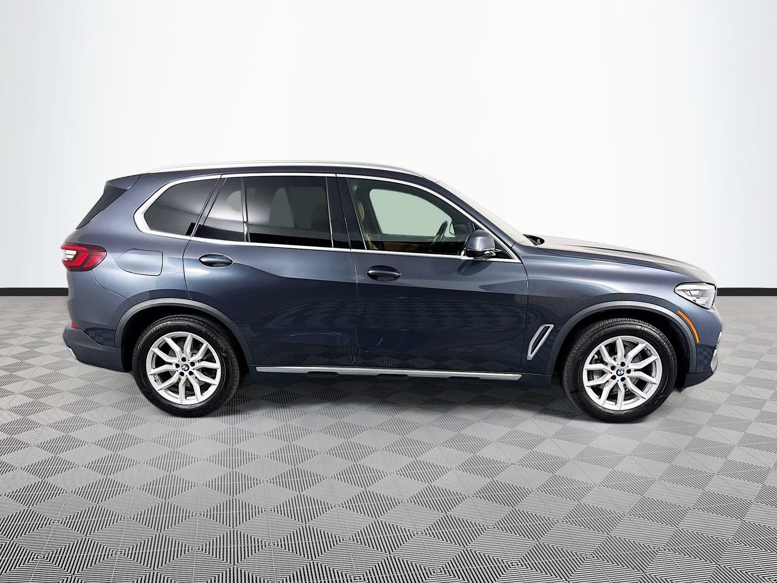 Used 2021 BMW X5 xDrive40i AWD/4WD image 8