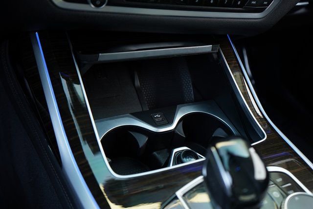 Used 2021 BMW X7 xDrive40i w/ Premium Package image 23