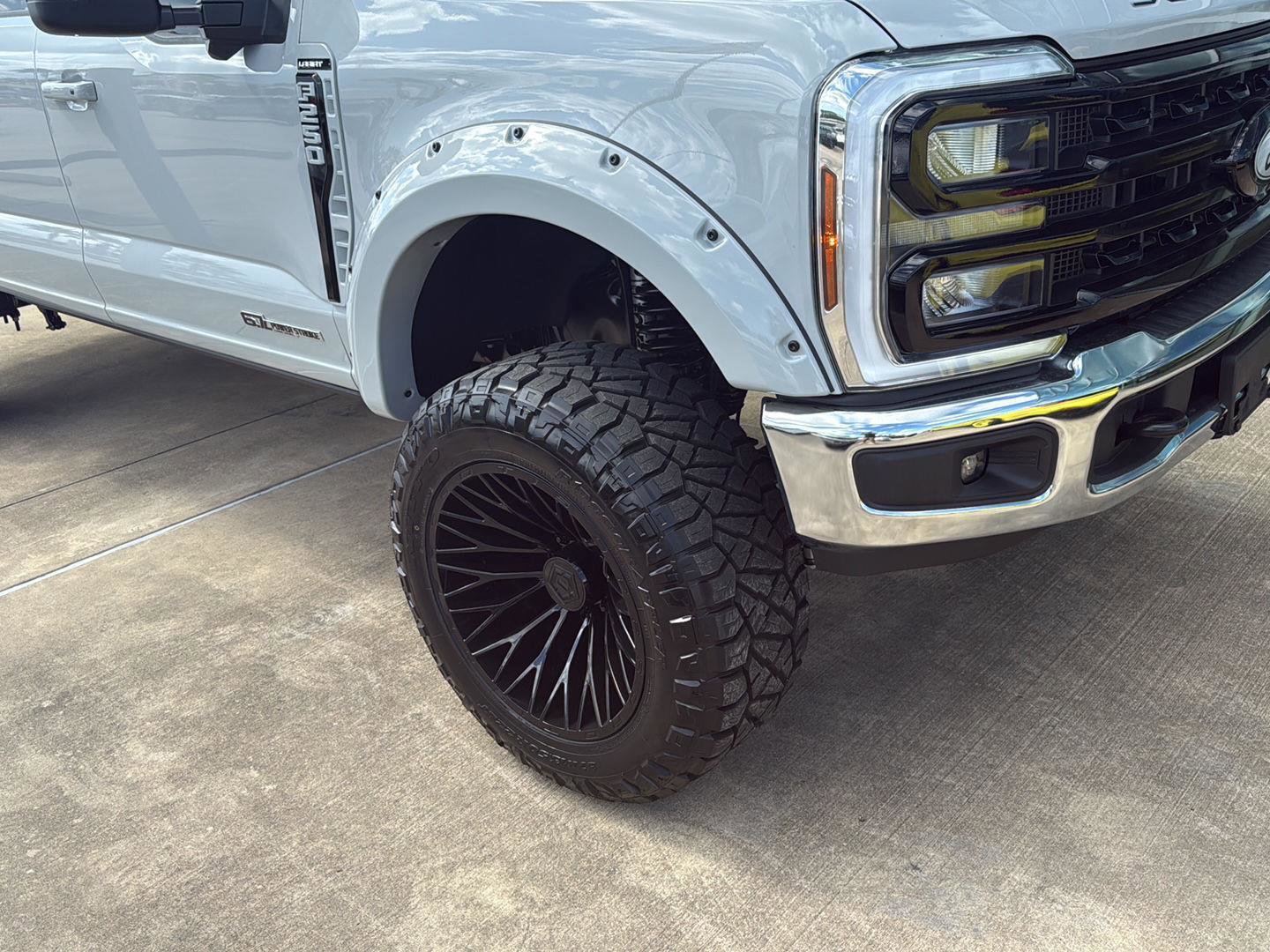 New 2026 Ford F250 Lariat w/ FX4 Off-Road Package image 2