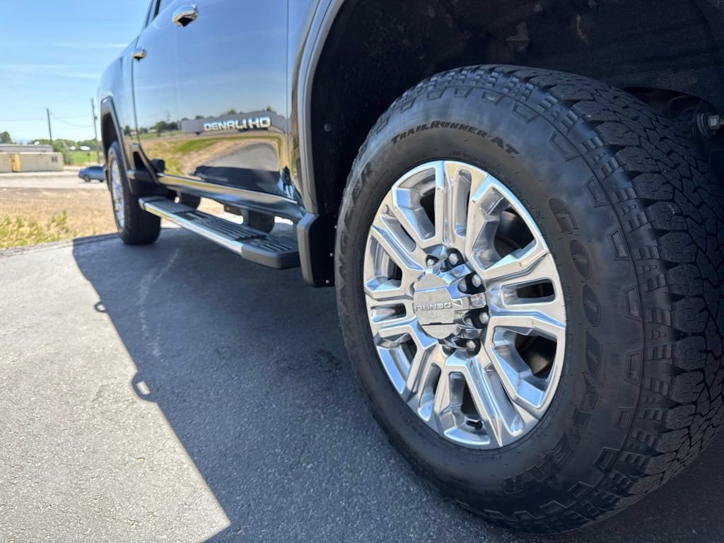 Used 2020 GMC Sierra 3500 Denali w/ Denali Ultimate Package AWD/4WD image 9