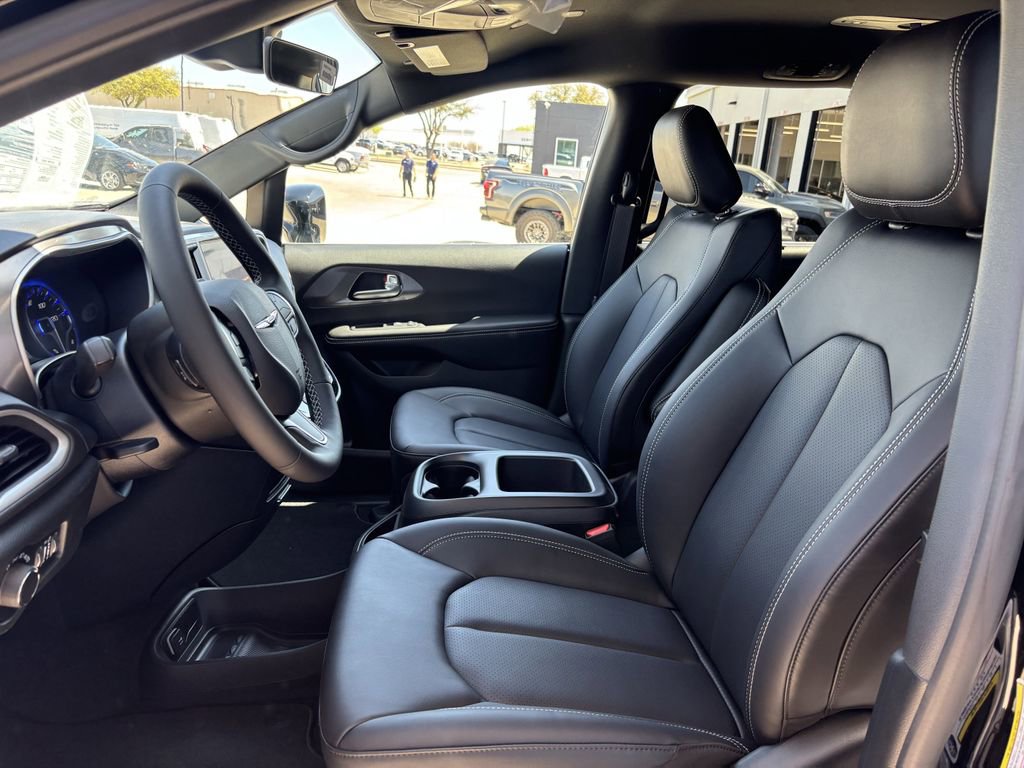 New 2026 Chrysler Voyager LX FWD image 21