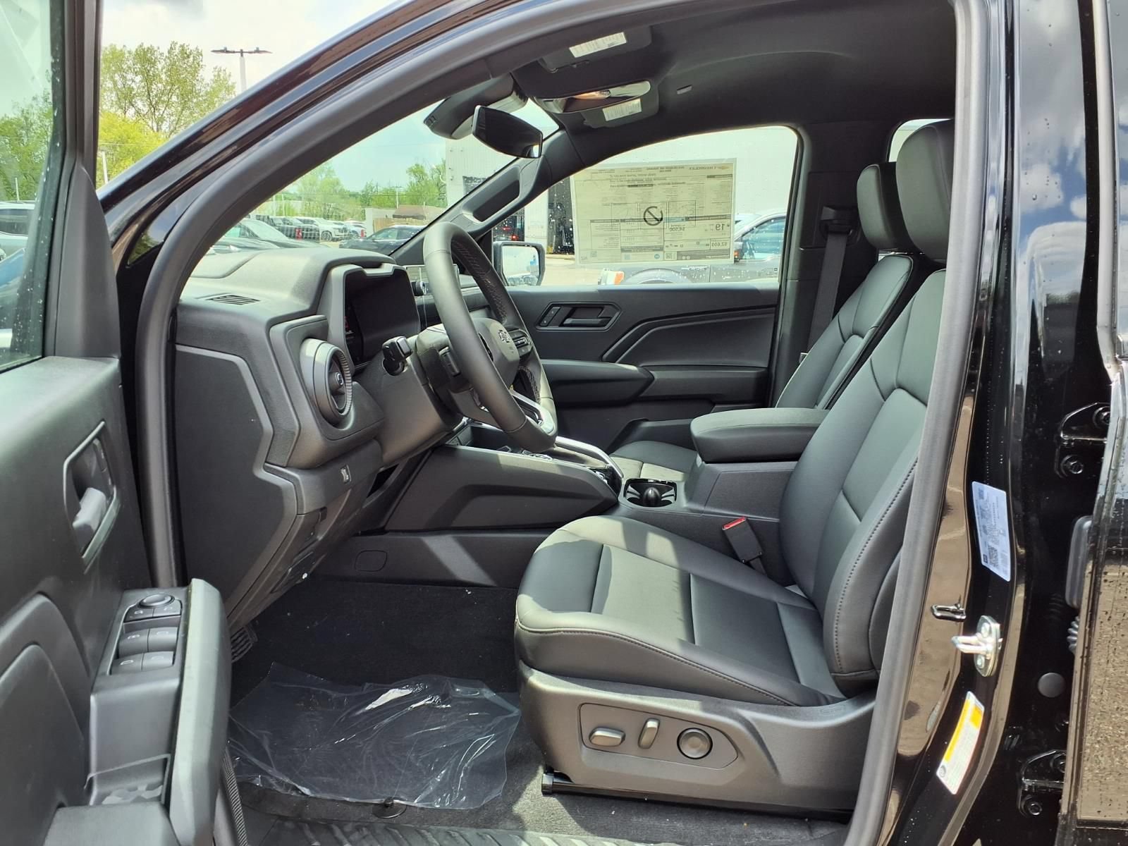 New 2026 Chevrolet Colorado Trail Boss w/ Midnight Edition AWD/4WD image 15