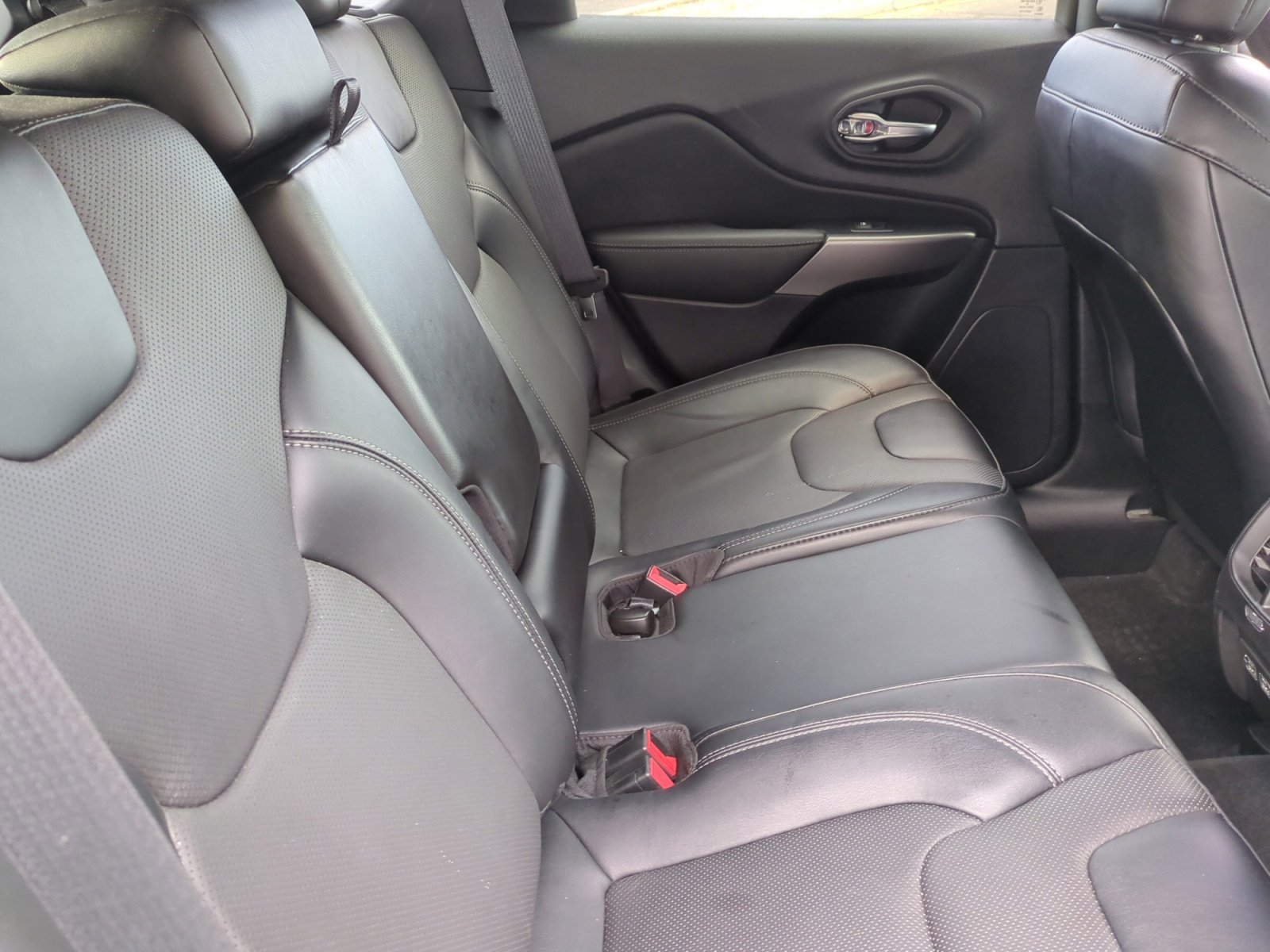 Certified 2022 Jeep Cherokee Limited image 18