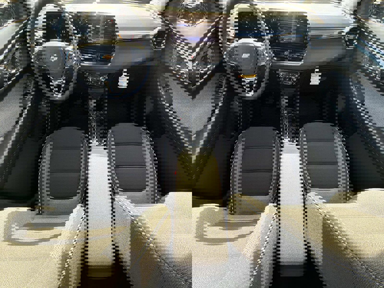 New 2026 Chevrolet TrailBlazer LT w/ Convenience Package image 2