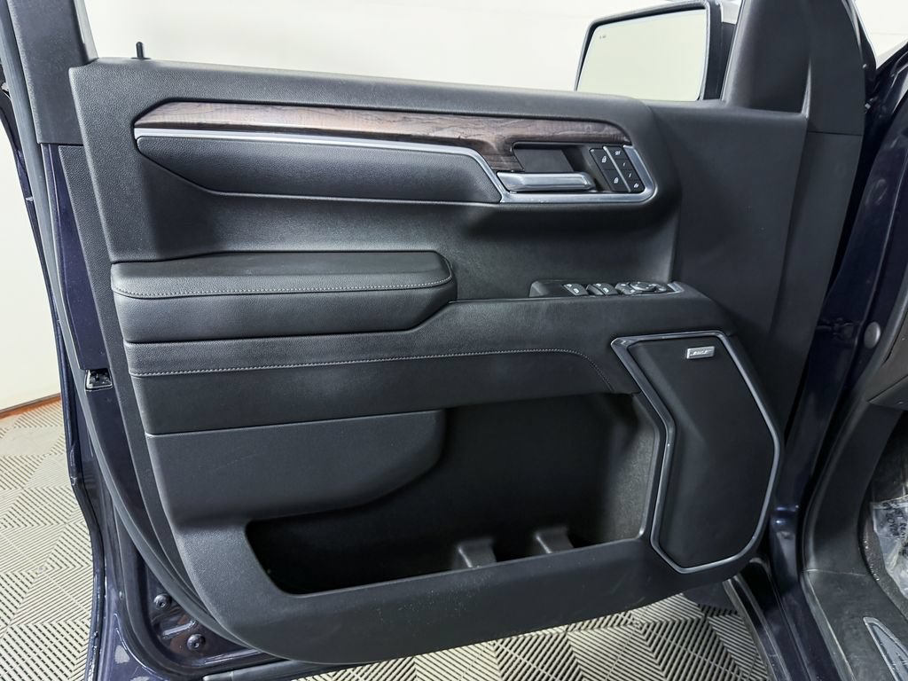 Used 2023 Chevrolet Silverado 1500 LTZ AWD/4WD image 47