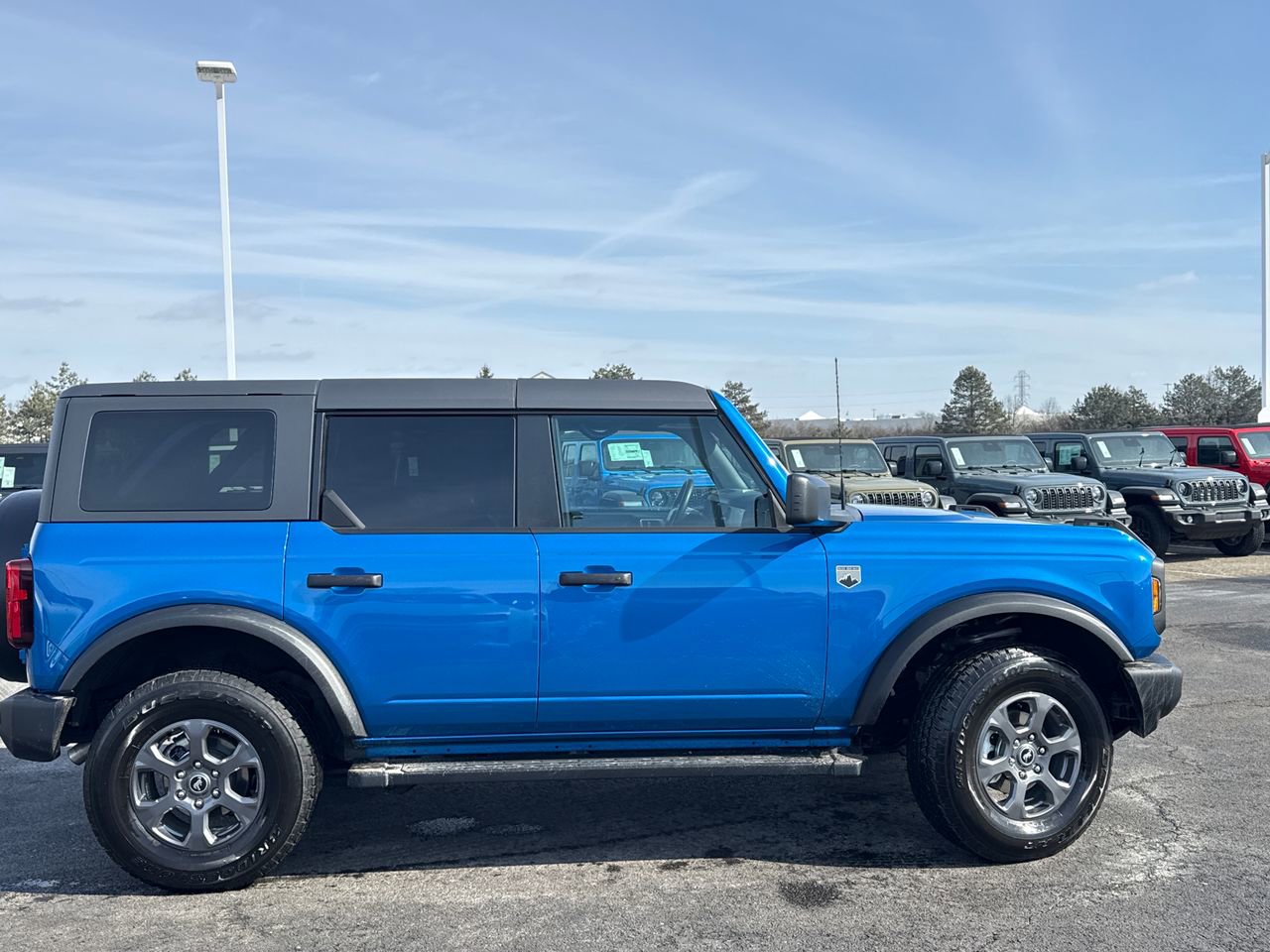 Used 2025 Ford Bronco Big Bend image 2