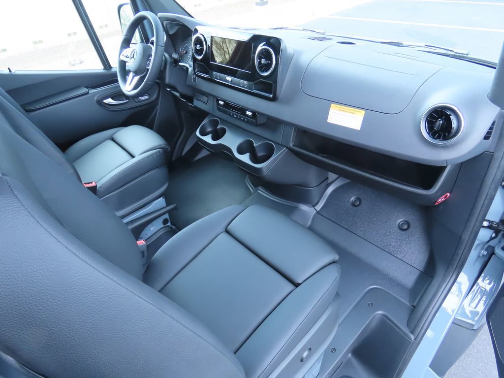 Used 2024 Mercedes-Benz Sprinter 2500 image 19