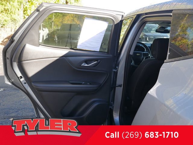 Used 2025 Chevrolet Blazer LT image 19