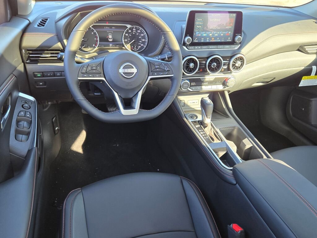 Used 2025 Nissan Sentra SR w/ SR Premium Package image 15