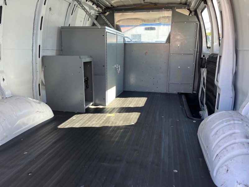 Used 2007 Chevrolet Express 2500 image 7