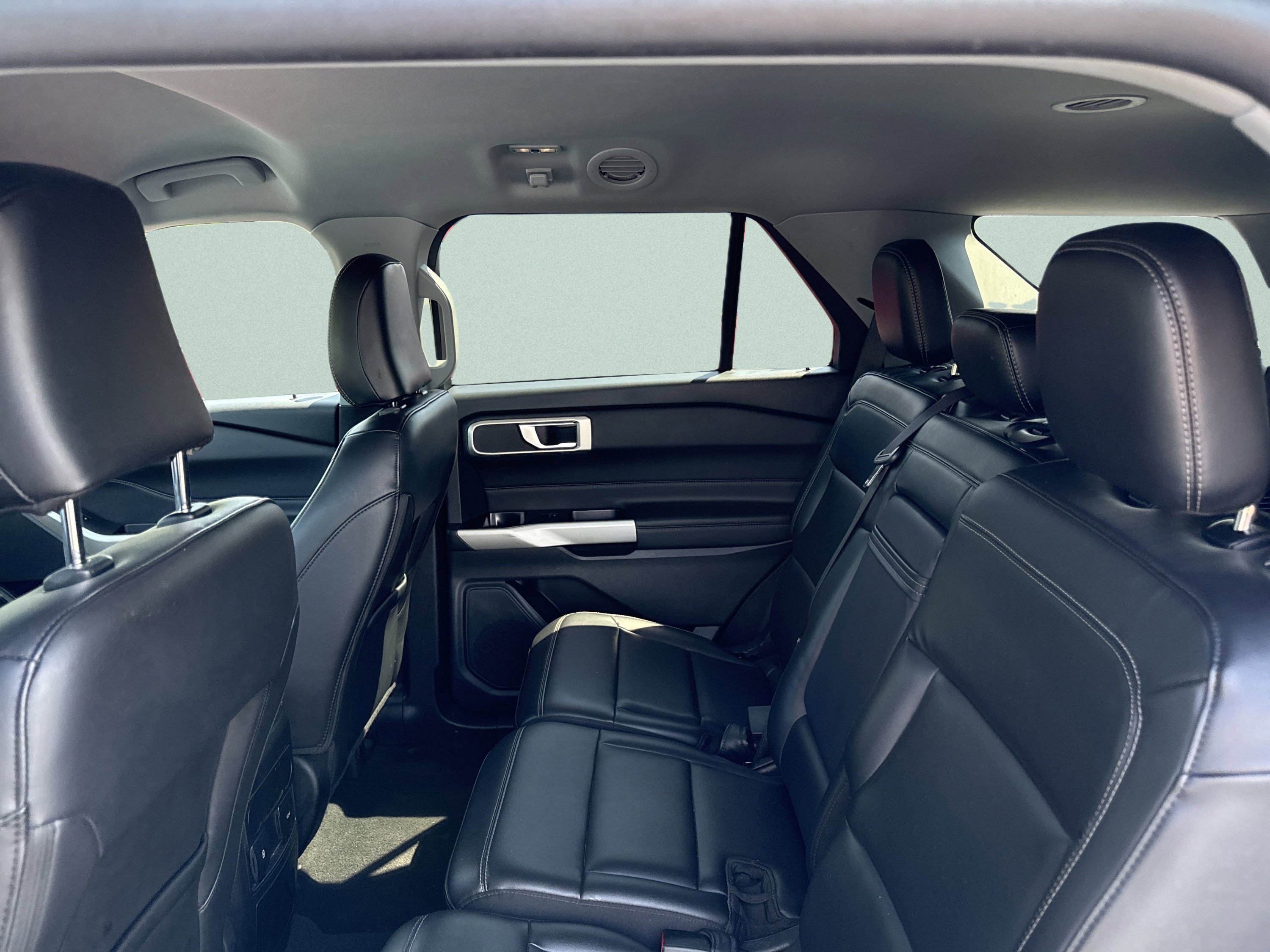 Used 2023 Ford Explorer XLT w/ Equipment Group 202A image 25