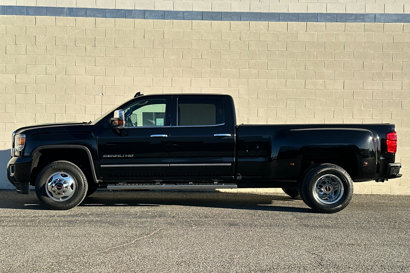 Certified 2016 GMC Sierra 3500 Denali w/ Duramax Plus Package RWD image 7