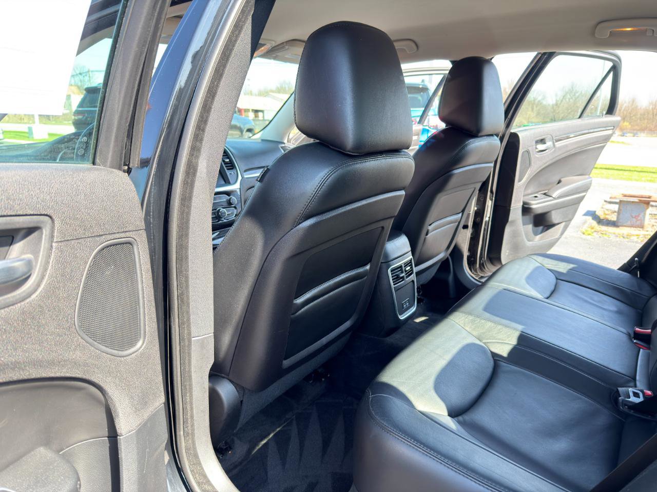 Used 2015 Chrysler 300 Limited w/ Driver Convenience Group image 23