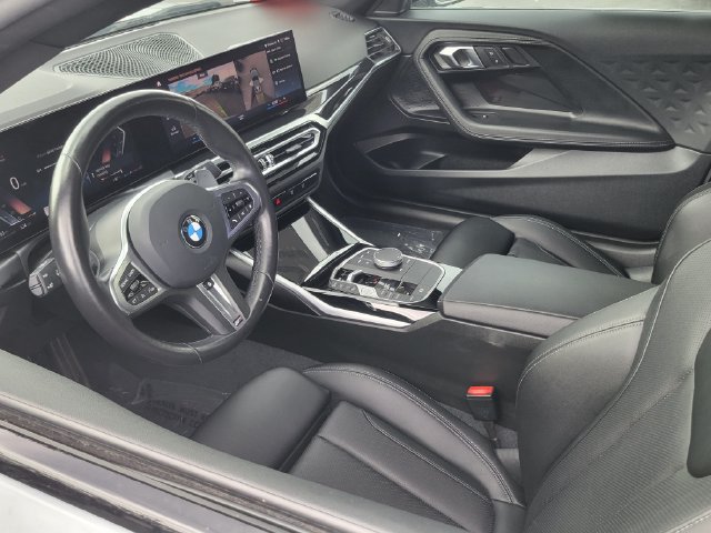 Used 2024 BMW 230i Coupe w/ M Sport Package RWD image 3