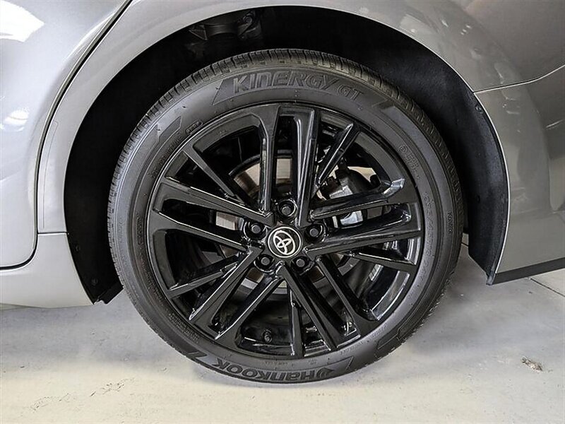 Used 2025 Toyota Camry SE w/ Convenience Package FWD image 14
