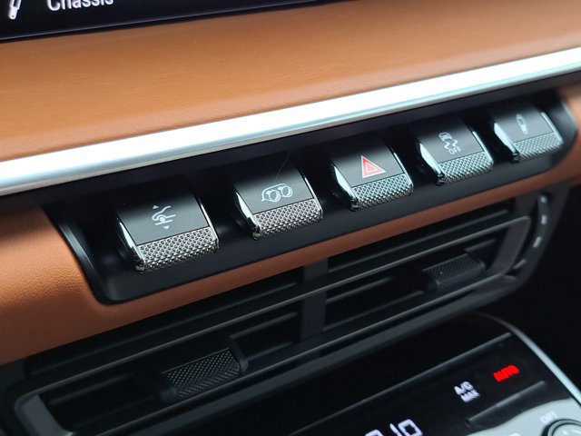 Certified 2024 Porsche 911 Targa 4S image 33