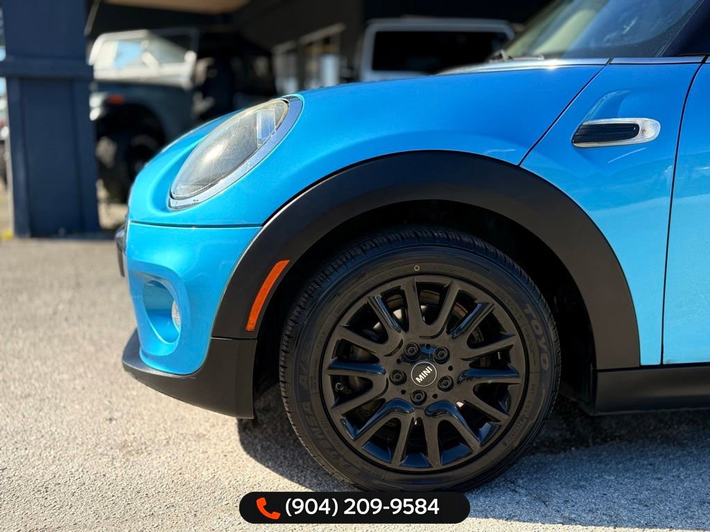 Used 2019 MINI Cooper 4-Door Hardtop image 14
