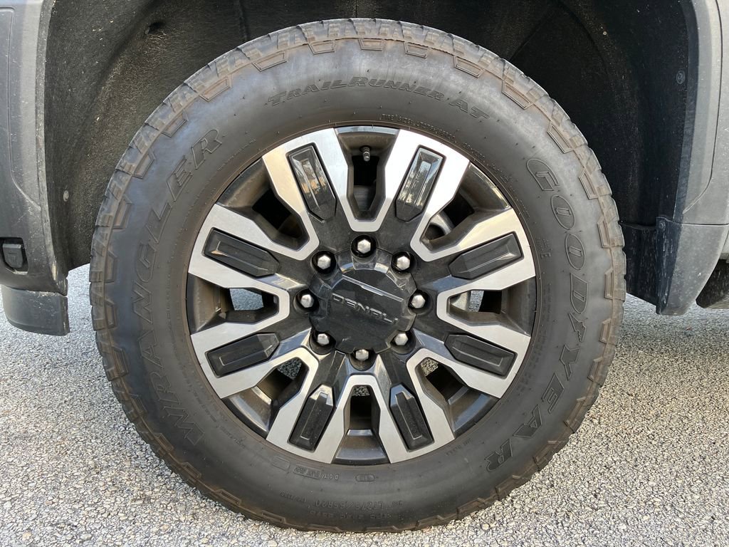 Used 2025 GMC Sierra 2500 Denali Ultimate w/ Max Trailering Package image 14