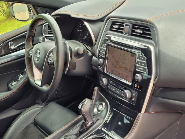 Used 2019 Nissan Maxima SR w/ Premium Package FWD image 12