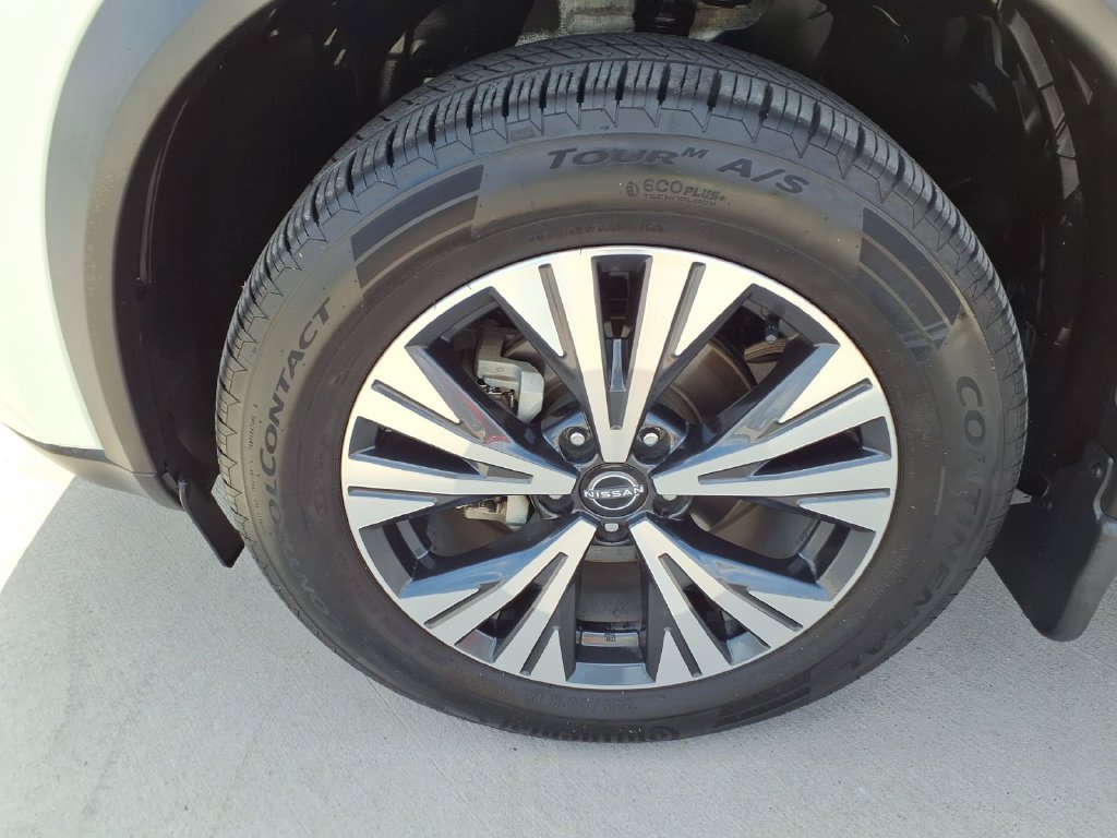 Used 2022 Nissan Rogue SV FWD image 9
