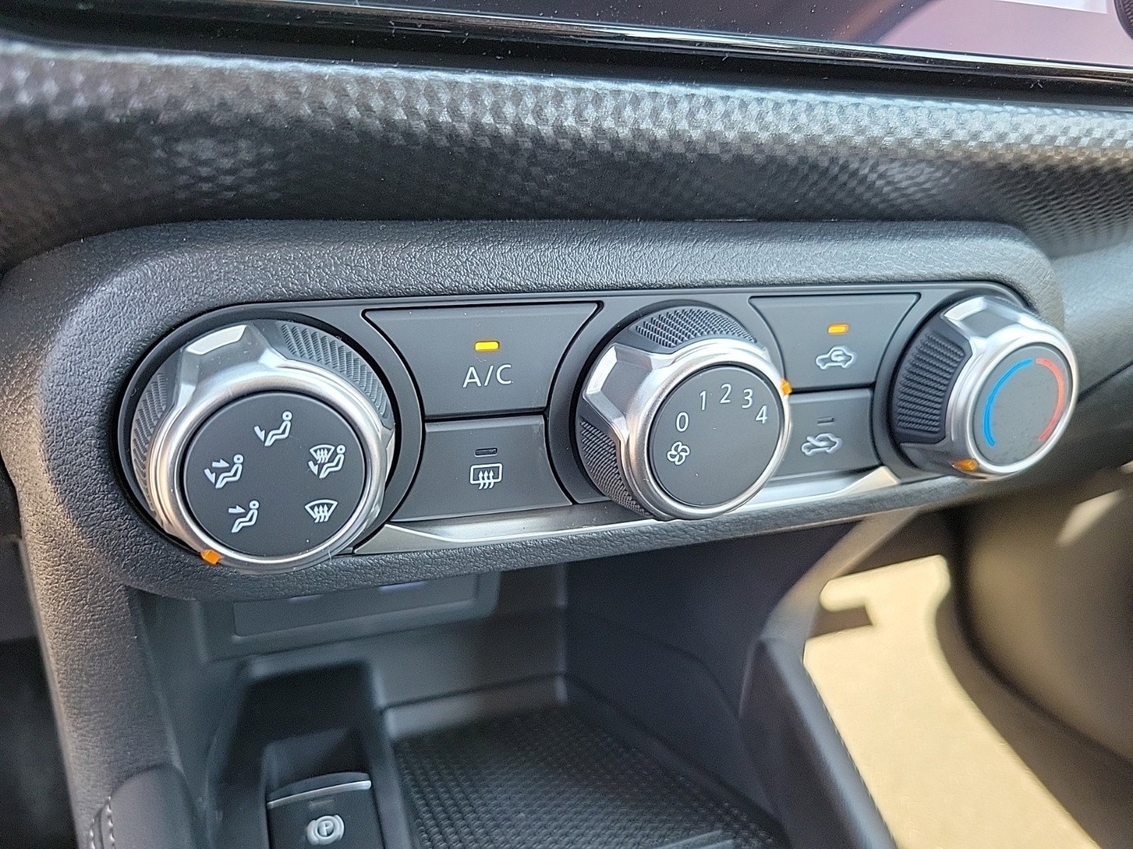 New 2024 Nissan Kicks SV w/ Interior Electronics Package image 23