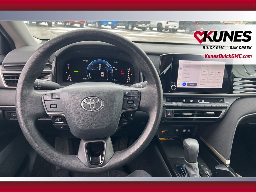 Used 2025 Toyota Camry LE FWD image 30