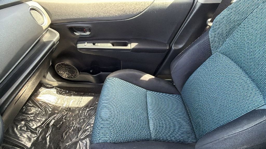 Used 2013 Toyota Yaris SE FWD image 12