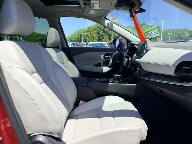 Used 2024 Nissan Rogue SV w/ SV Premium Package FWD image 10