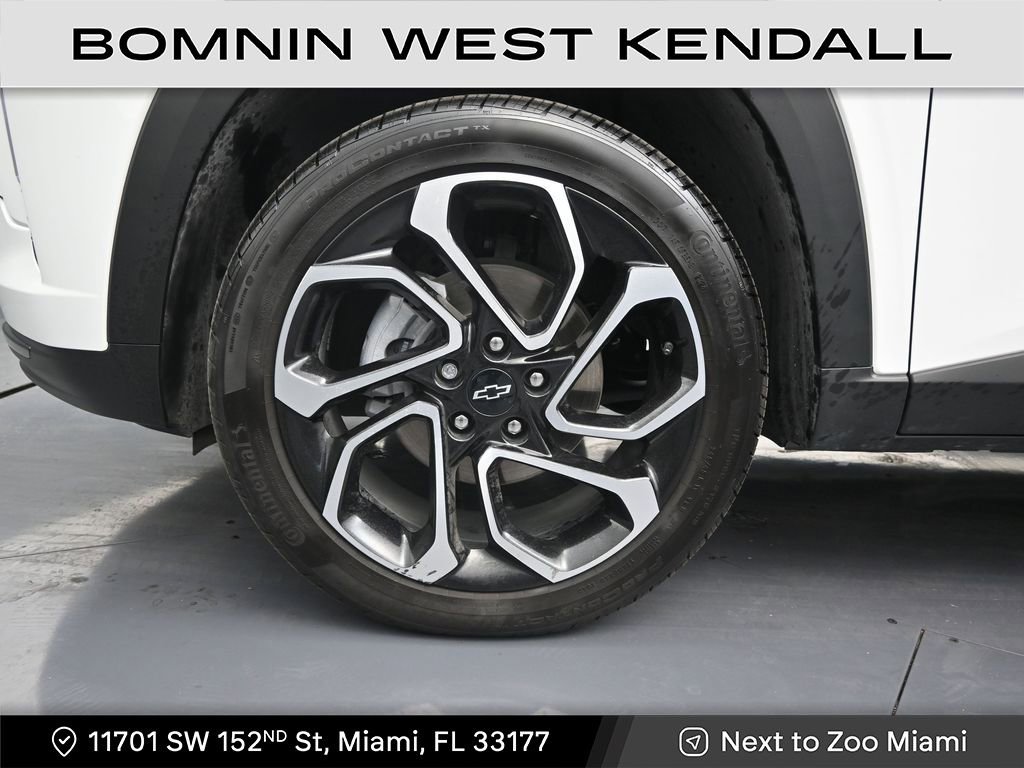 Used 2025 Chevrolet Trax RS w/ Sunroof Package image 9