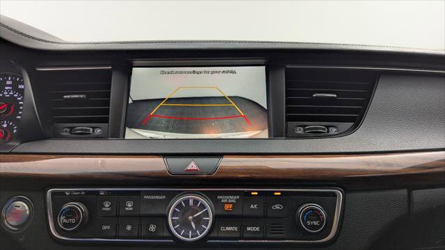 Used 2017 Kia Cadenza Premium w/ Luxury Package image 24