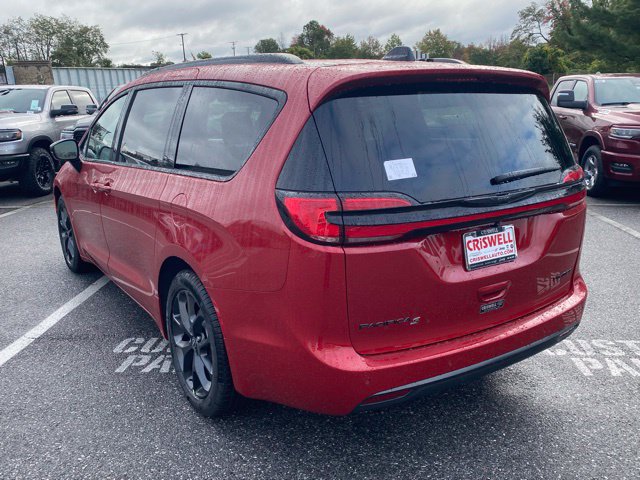 New 2026 Chrysler Pacifica Limited w/ S Appearance Package FWD image 5