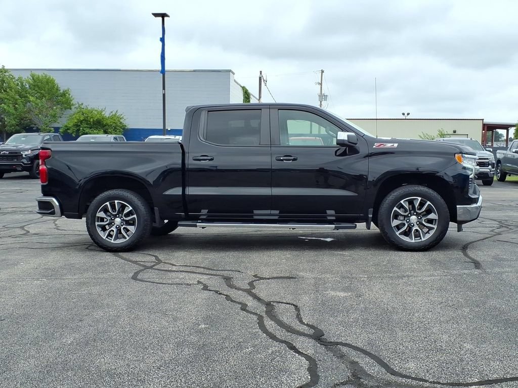 Used 2022 Chevrolet Silverado 1500 LT AWD/4WD image 19