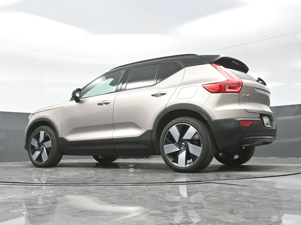 Used 2023 Volvo XC40 Recharge Ultimate image 28