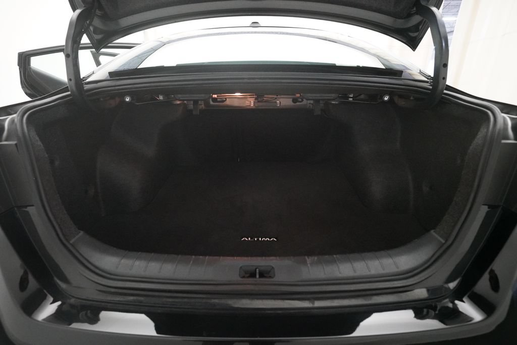 Used 2025 Nissan Altima 2.5 SV AWD/4WD image 10